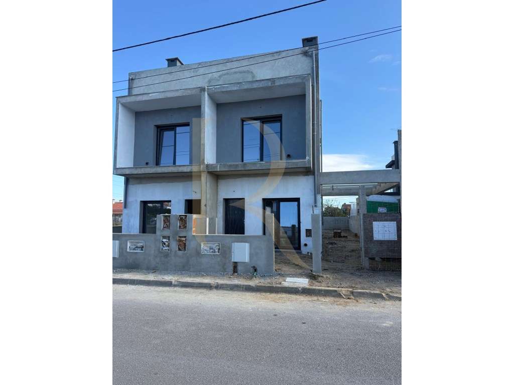 Moradia nova geminada T4 triplex - Grande imagem: 3/6