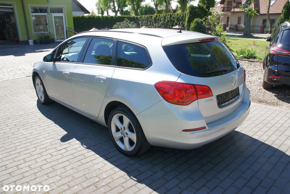 Opel Astra 1.4 T Cosmo EU6 - 4
