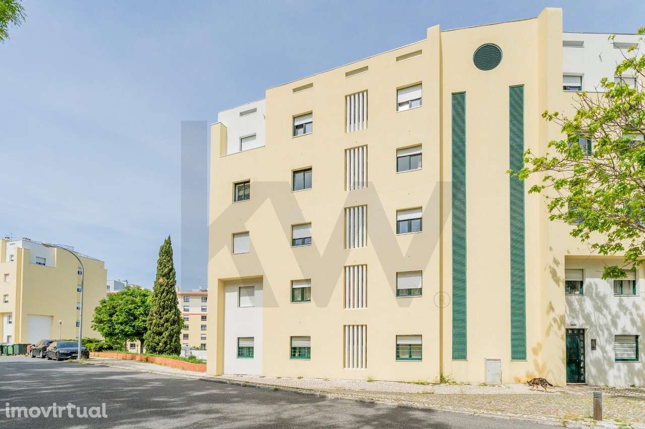 T1 luminoso com arrecadação nos Olivais - Grande imagem: 2/15