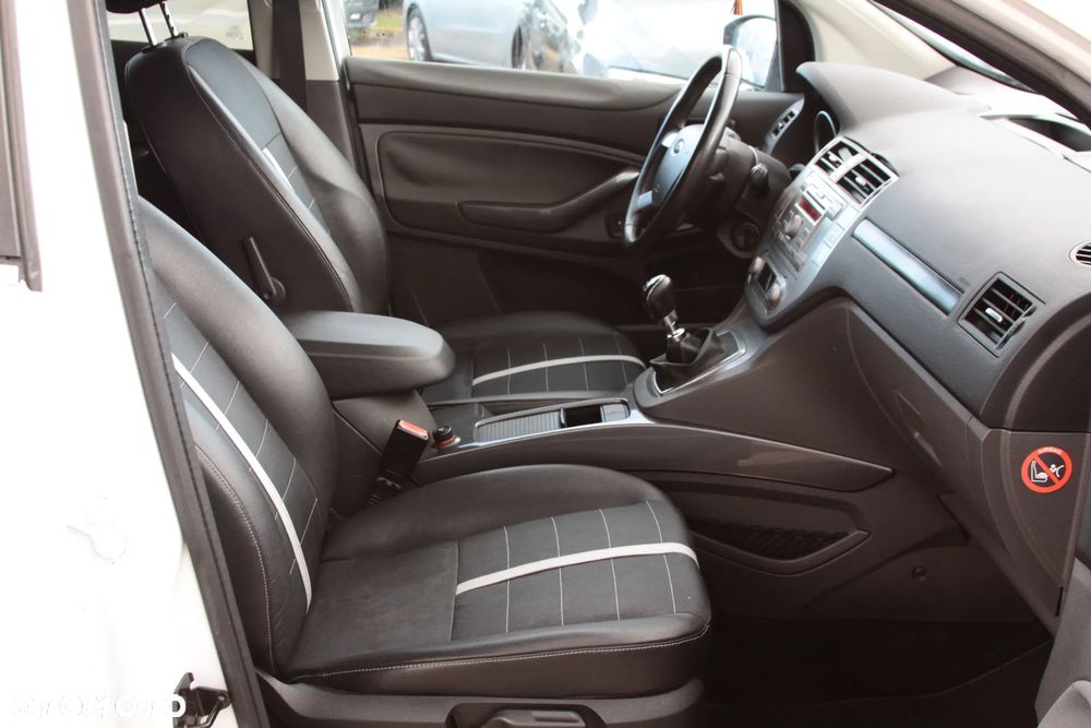 Ford Kuga 2.0 TDCi Titanium - 15