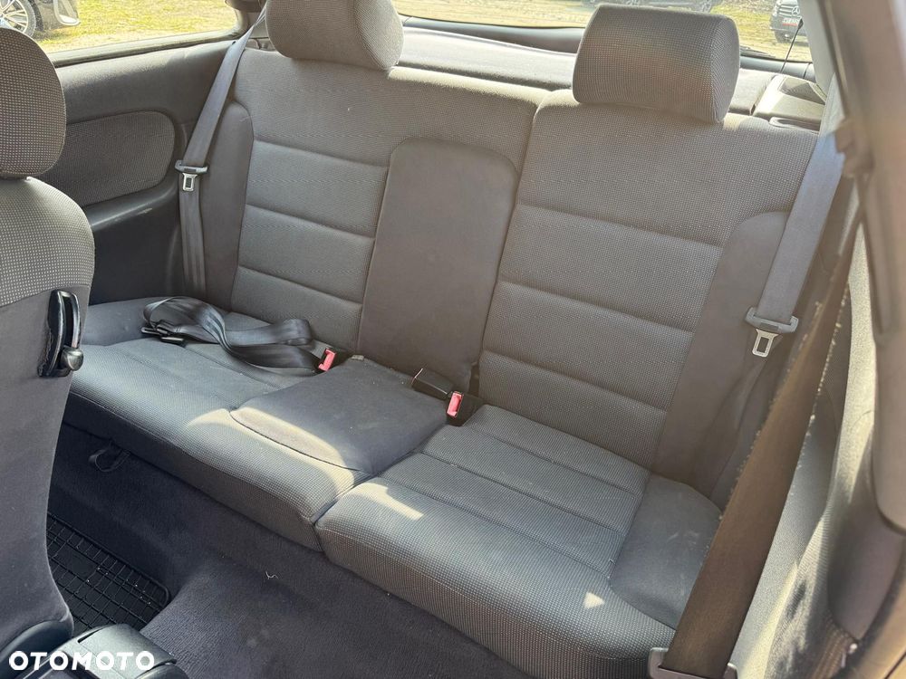 Audi A3 3-drzwiowe 1.6 Ambition - 6