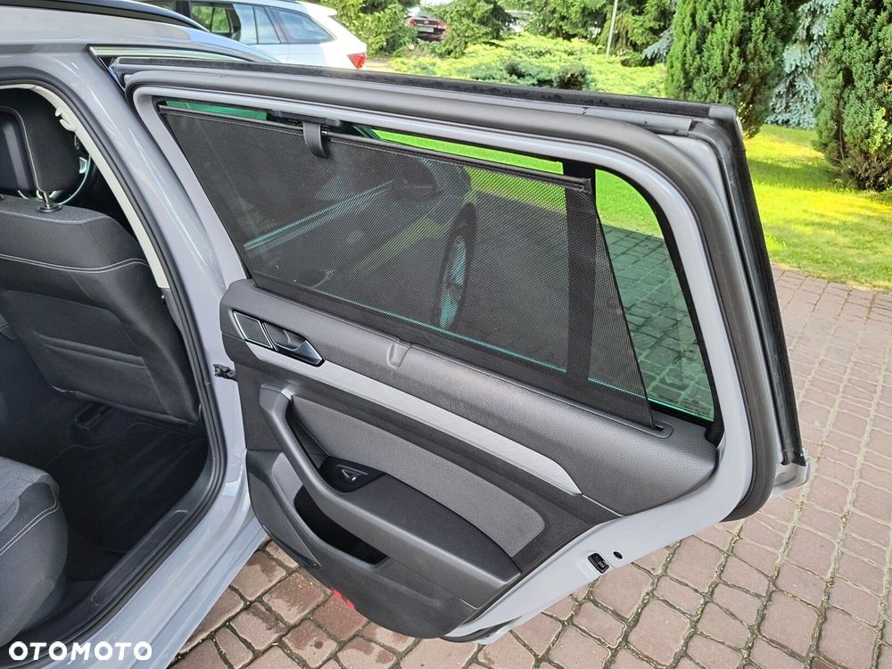 Volkswagen Passat - 20