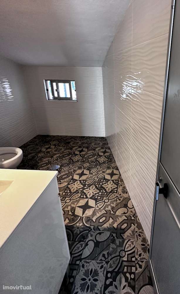 Quarto - localizado em Montes Claros Coimbra - Grande imagem: 4/43