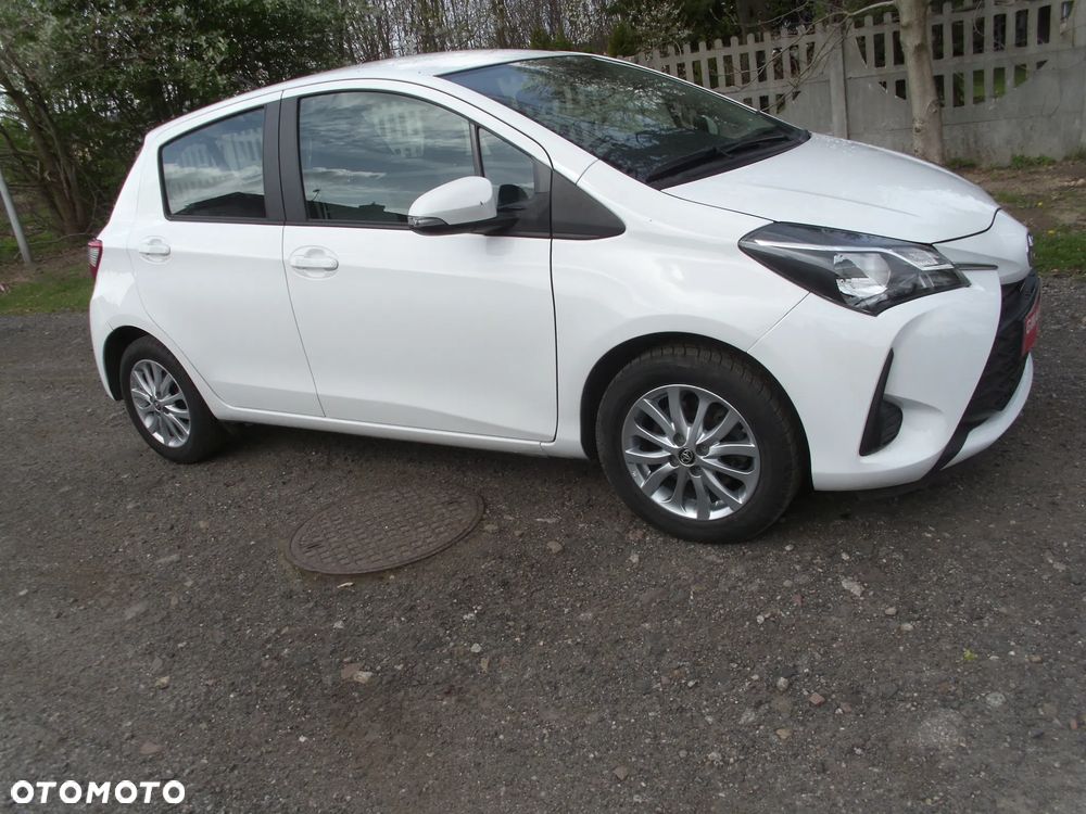 Toyota Yaris 1.5 Premium - 4