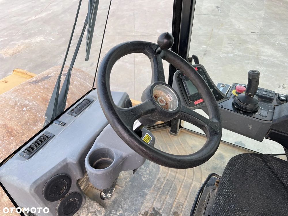 Caterpillar CAT CS68B Walec - 13
