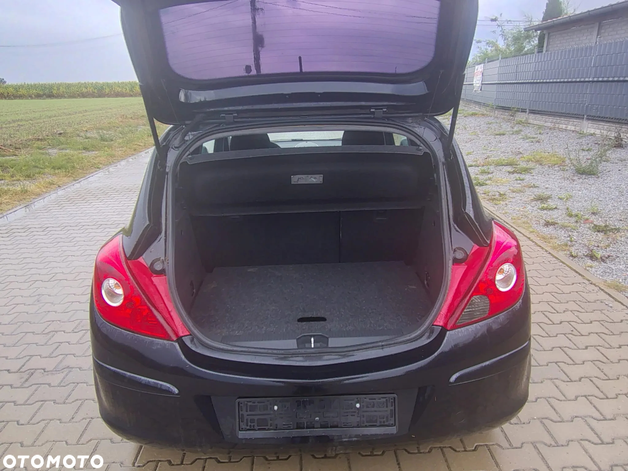 Opel Corsa 1.2 16V - 12