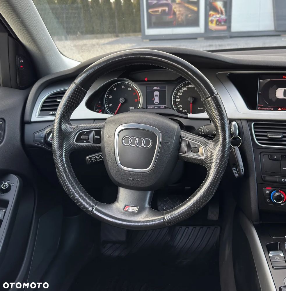 Audi A4 Avant 2.0 TFSI quattro S tronic S line Sportpaket - 32