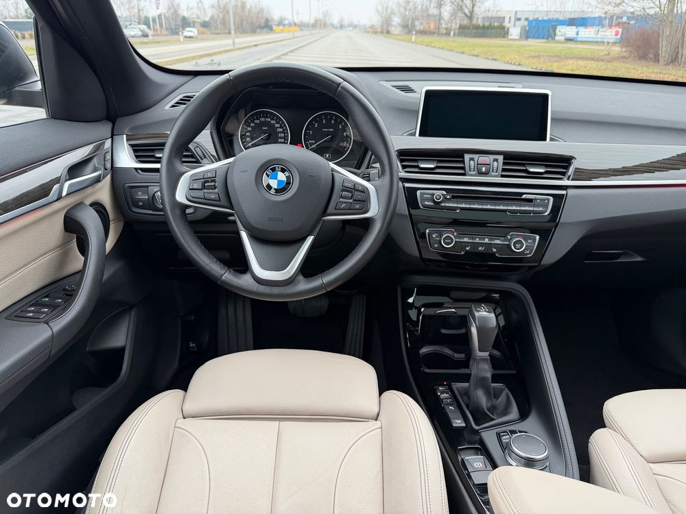 BMW X1 xDrive20i xLine sport - 24