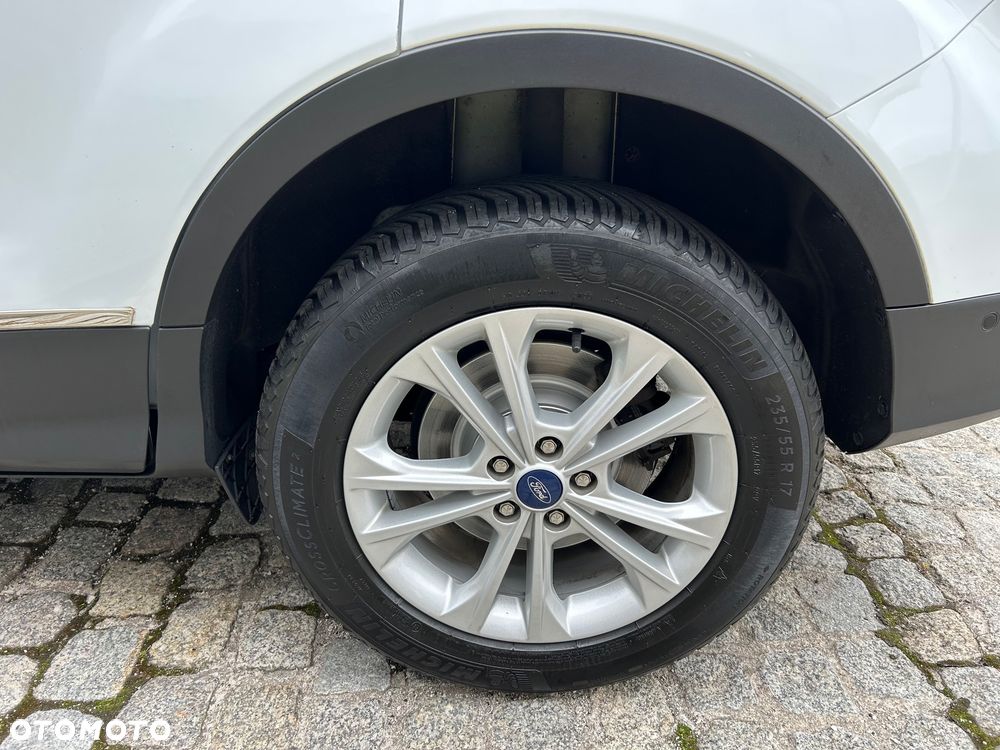 Ford Kuga 1.5 EcoBoost 2x4 Titanium - 35