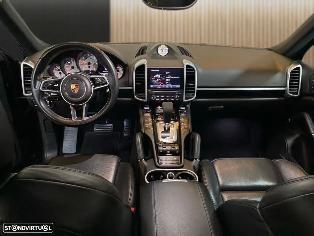 Porsche Cayenne Platinum Edition - 8