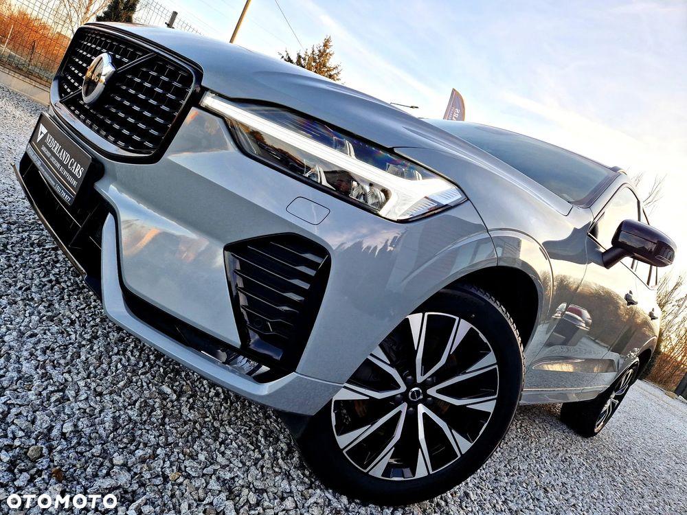 Volvo XC 60 B4 D AWD Plus Dark - 1