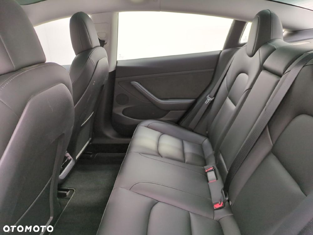 Tesla Model 3 Standard Reichweite Plus Hinterradantrieb - 11