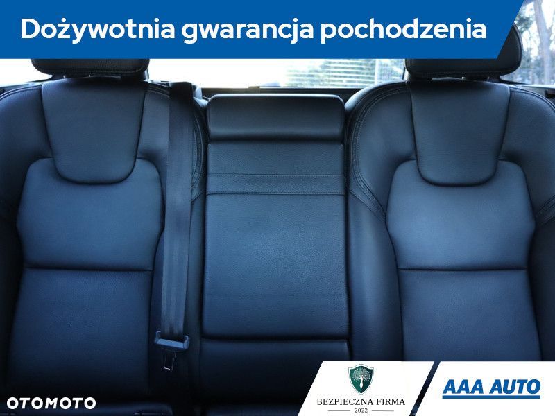 Volvo V90 Cross Country - 12