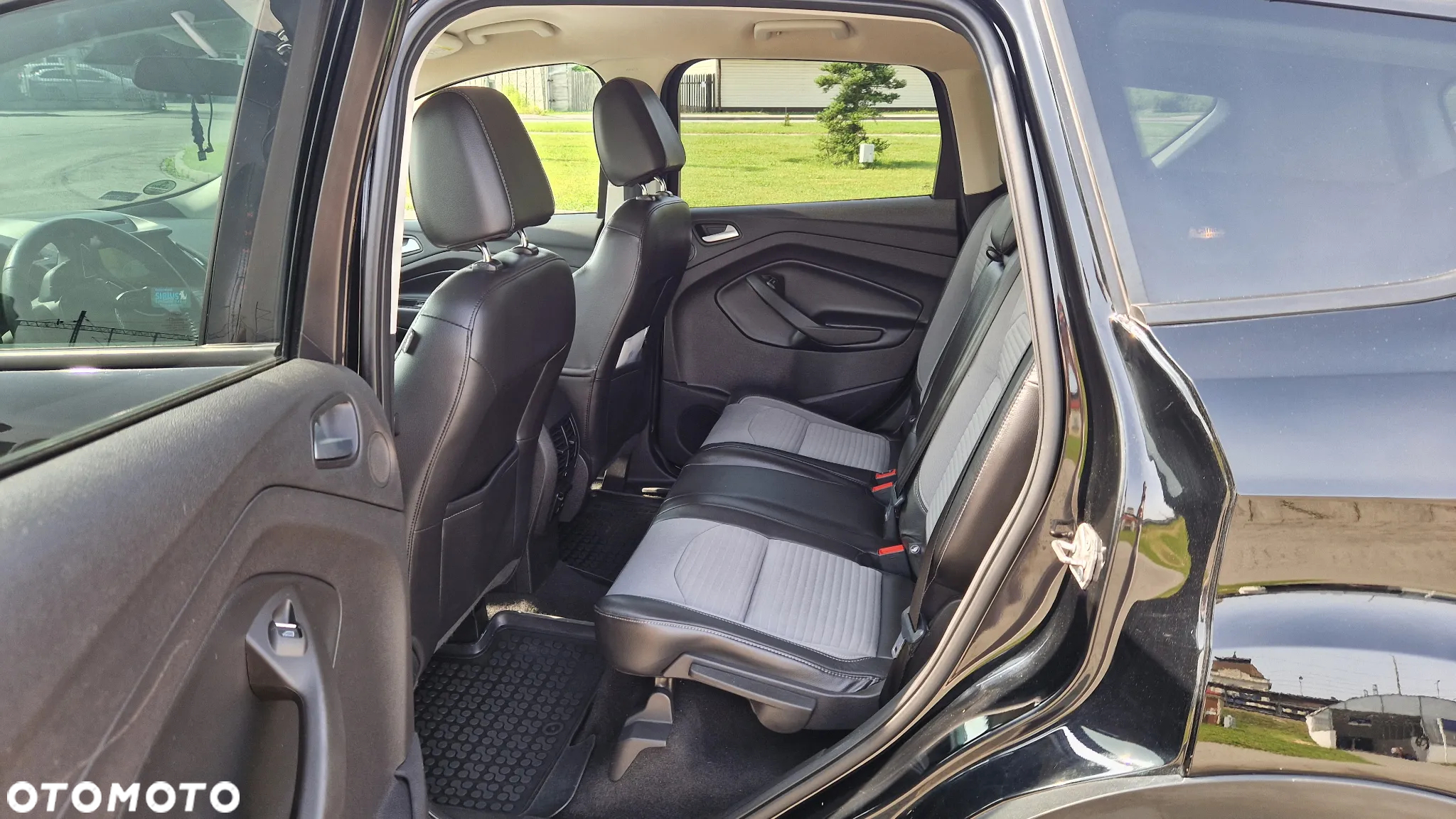 Ford Escape 2.0 EcoBoost AWD Titanium - 14