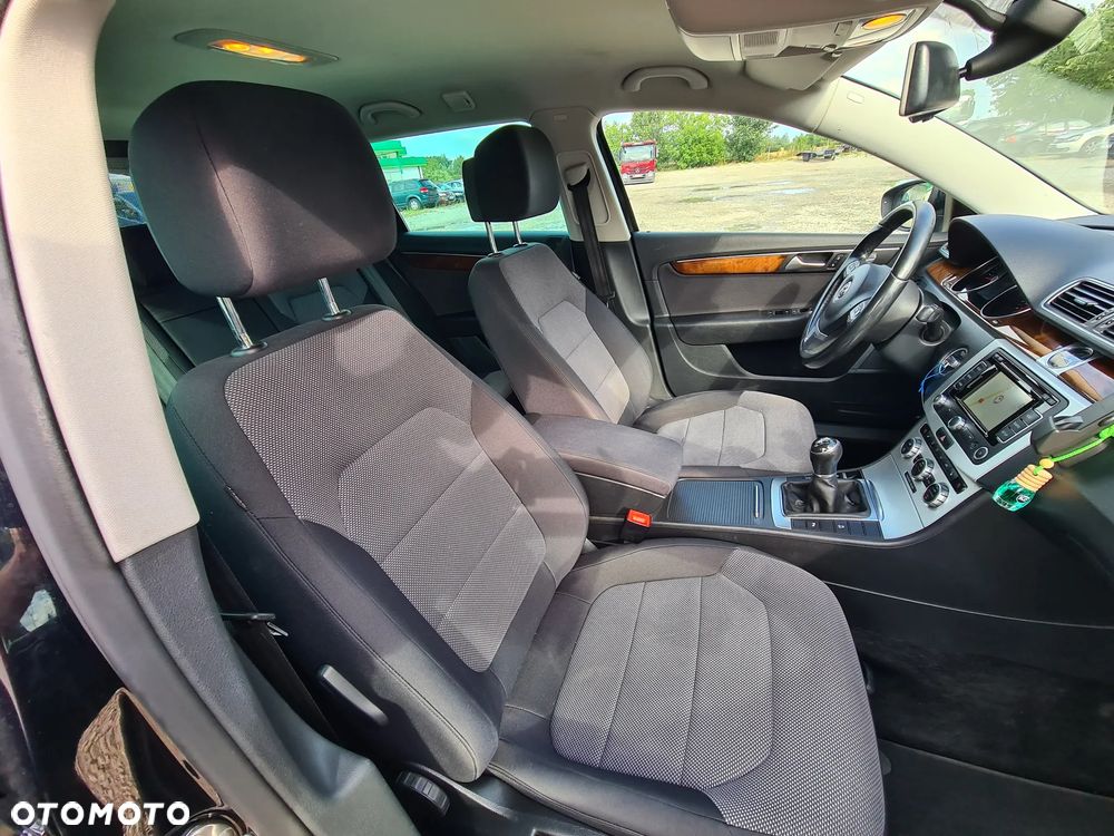 Volkswagen Passat 1.6 TDI Comfortline - 34