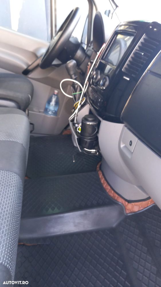 Mercedes-Benz Sprinter - 14