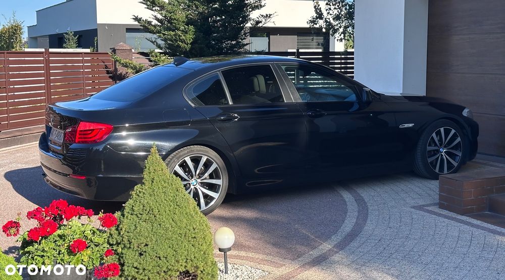 BMW Seria 5 528i xDrive - 18