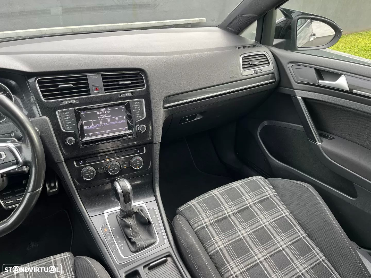 VW Golf 2.0 TDi GTD DSG - 33