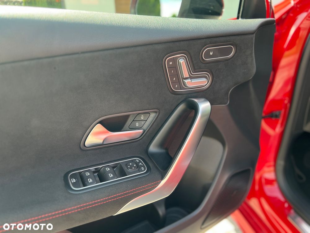 Mercedes-Benz Klasa A 220 4-Matic AMG Line 7G-DCT - 20