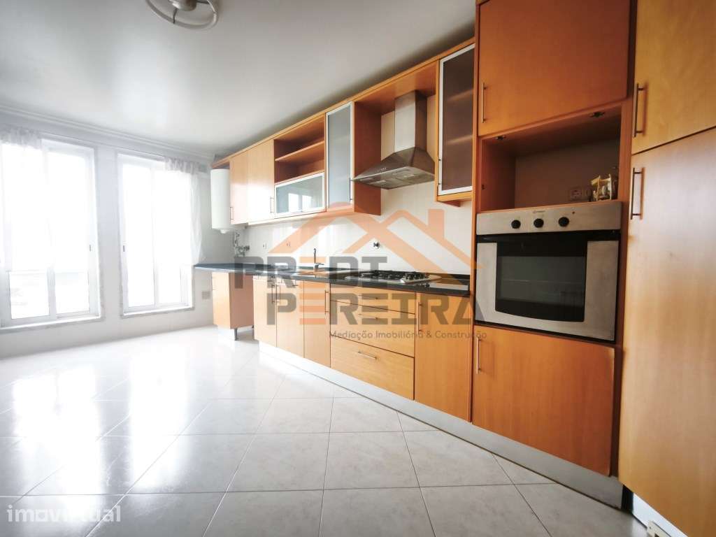 Situado no Porto da Paiã, Odivelas - T3 com box - Grande imagem: 2/25