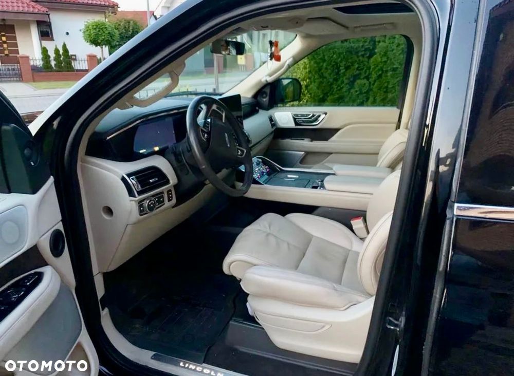 Lincoln Navigator - 16