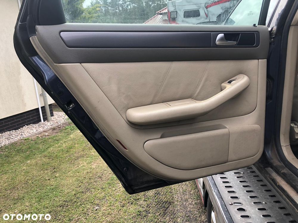 Audi A6 C5  boczki tapicerka drzwi  beżowe skóra CENA ZA 4 SZTUKI - 2
