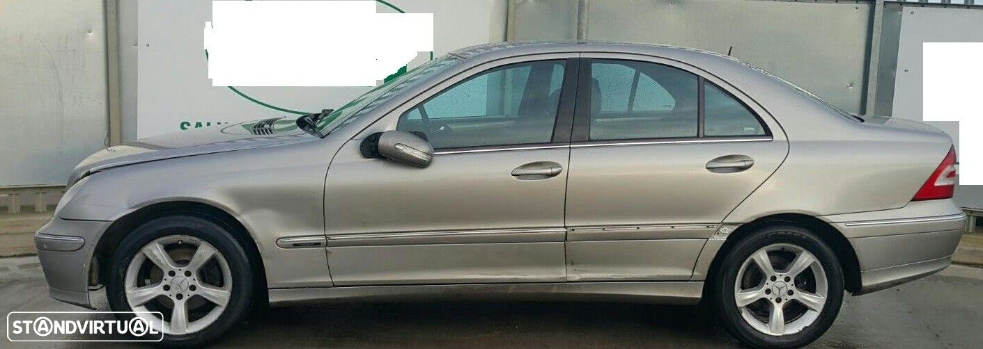 Mercedes Classe C w203 C220 CDI Avanguard de 2006 disponível para peças - 2