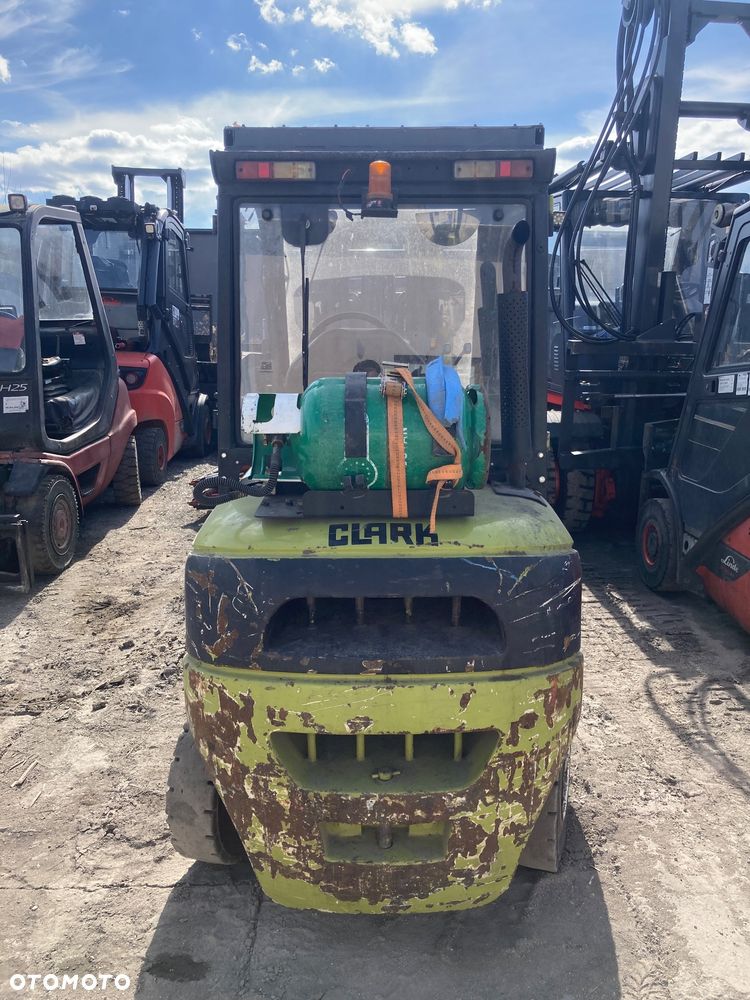 Clark [2007] Wózek widłowy CLARK C30L 3tony gaz - 5