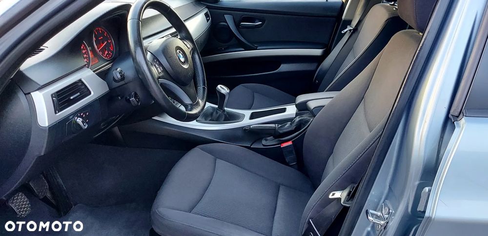 BMW Seria 3 318i Edition Exclusive - 22