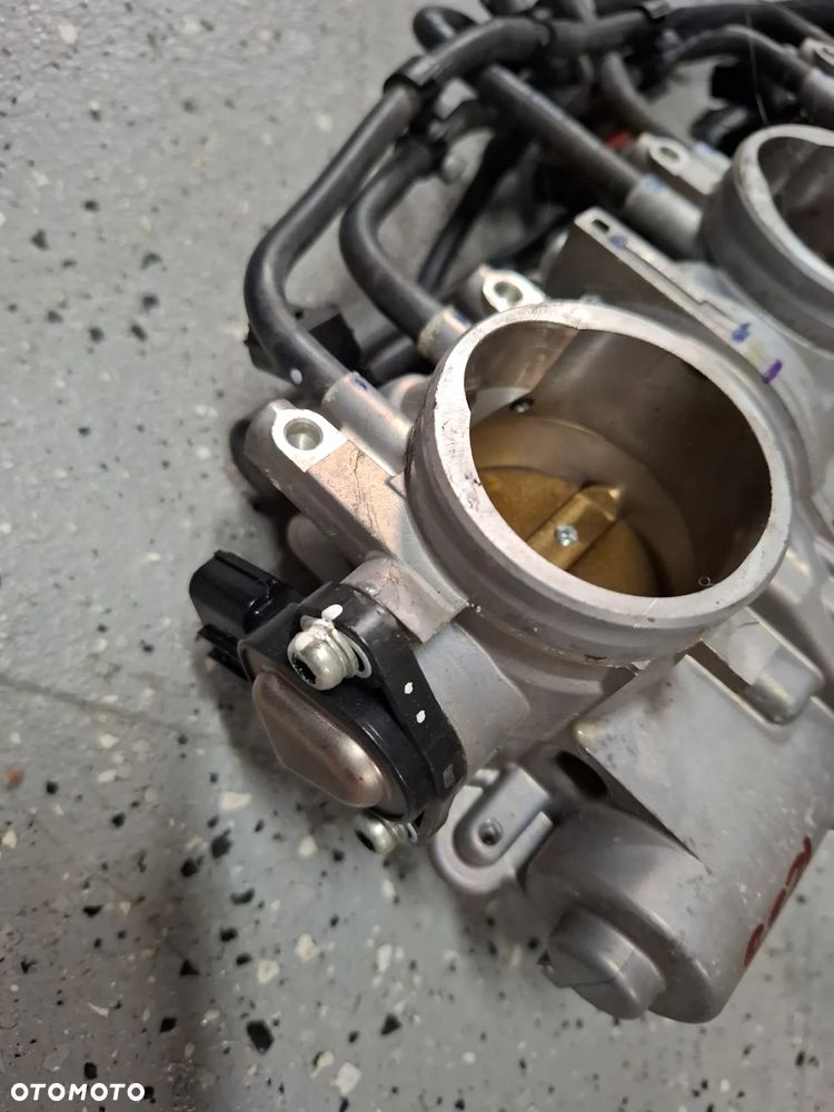 Triumph Speed Triple 1200 RS RR przepustnice wtryski - 2