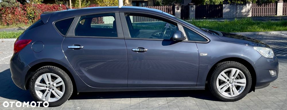 Opel Astra 1.4 T Essentia - 10