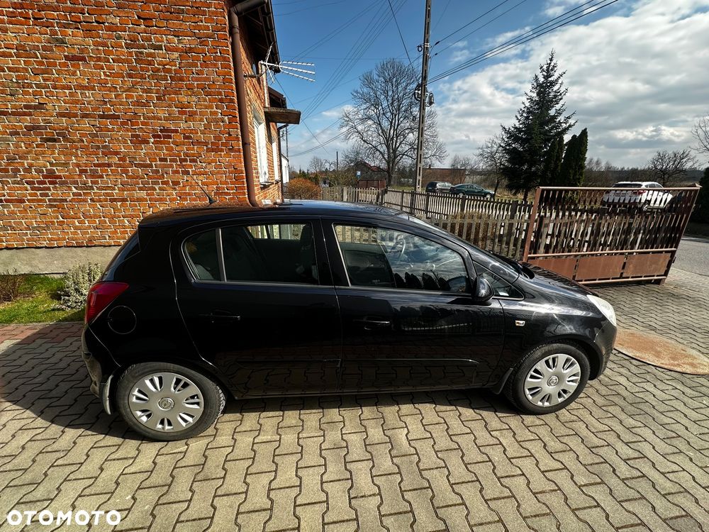 Opel Corsa 1.4 16V Cosmo - 4