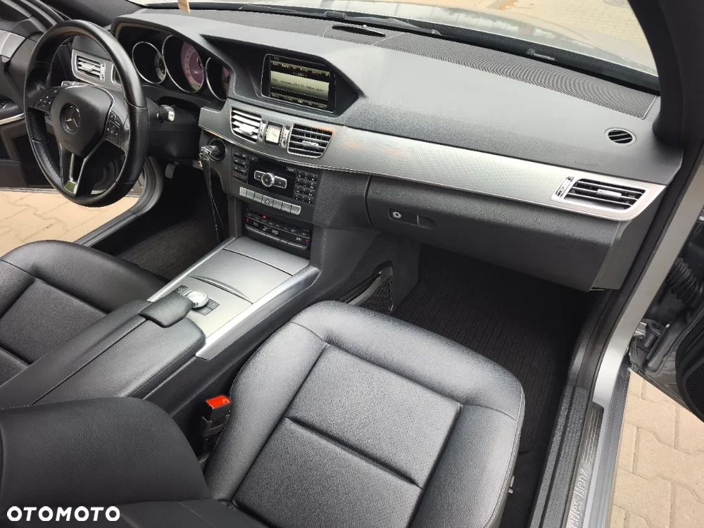 Mercedes-Benz Klasa E 250 BlueTEC 4Matic 7G-TRONIC Avantgarde - 31
