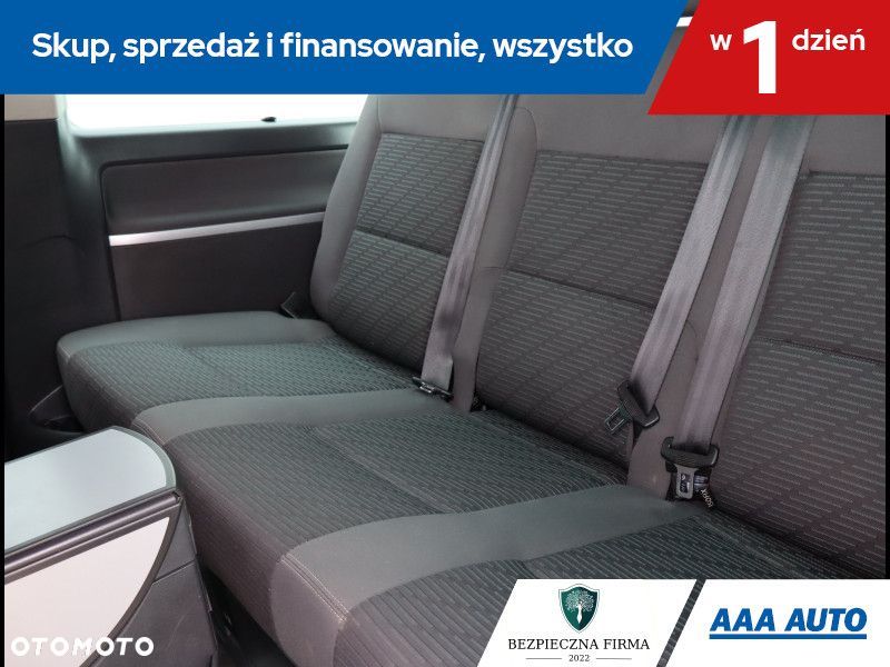 Volkswagen Multivan - 17
