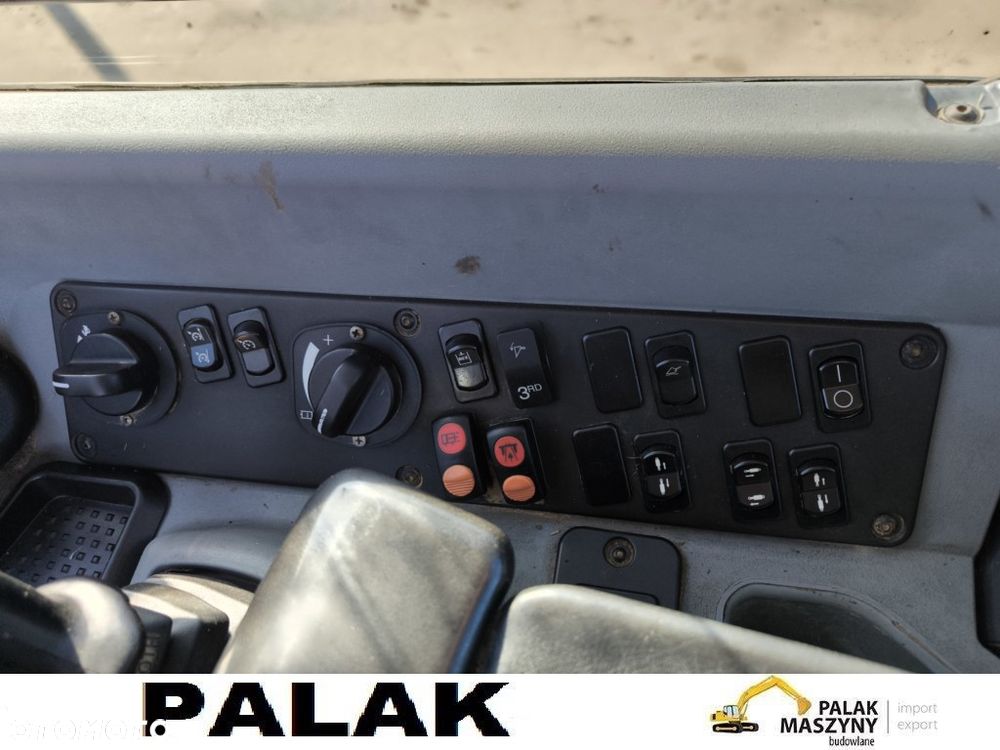 New Holland Ładowarka  NEW HOLLAND  W 80 C , 2015 rok,NOWE OPONY - 11