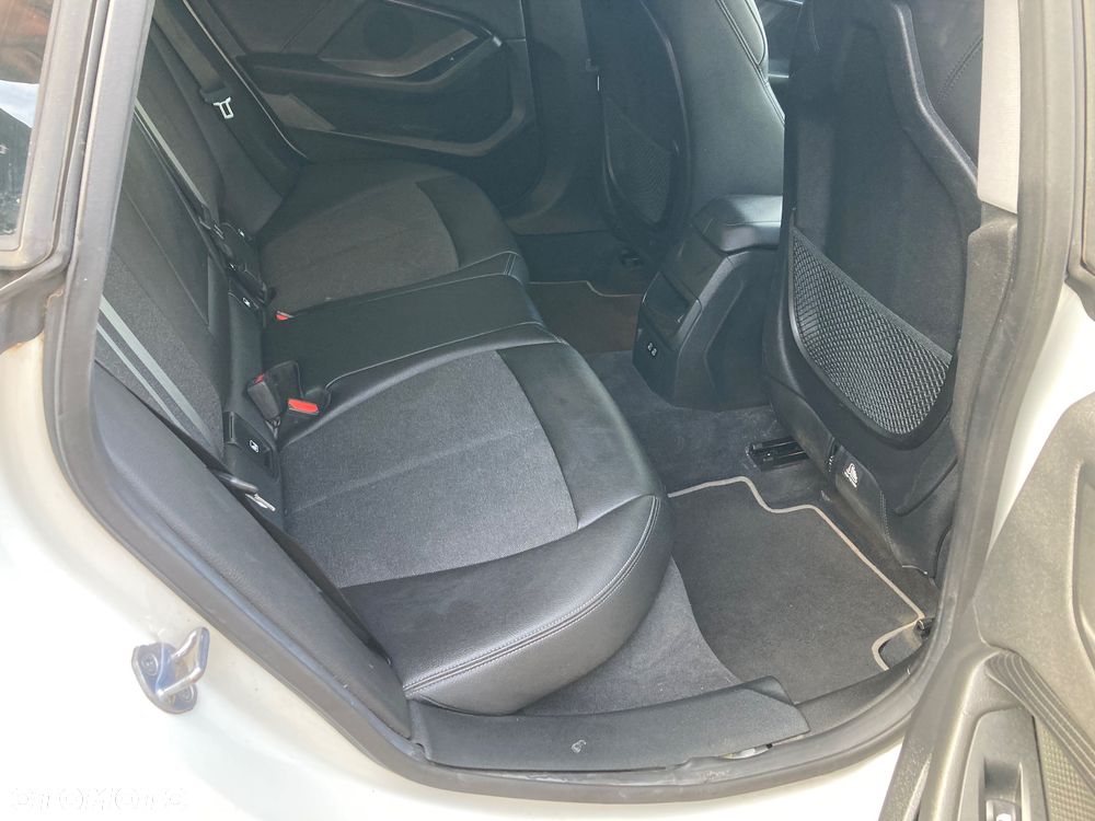 BMW Seria 2 218d Sport Line sport - 19