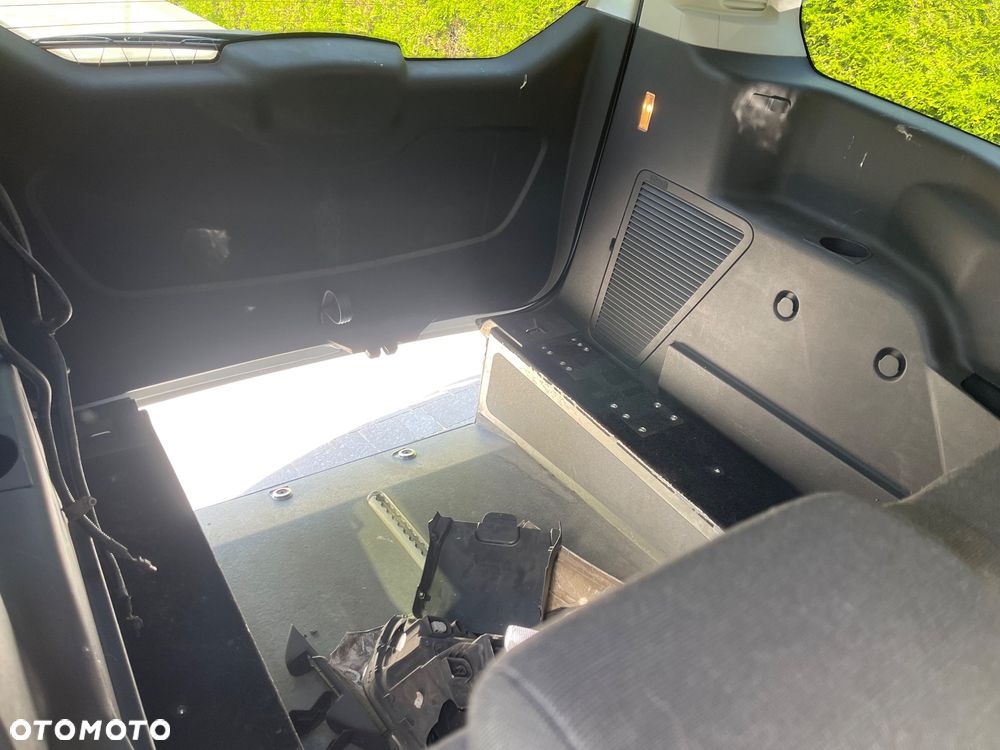 Ford Tourneo Connect 1.5 EcoBlue Start-Stop Active - 25