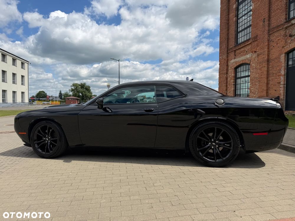 Dodge Challenger - 9