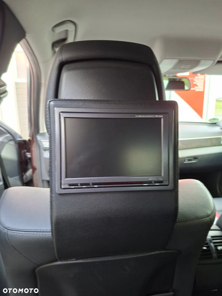 Mercedes-Benz Klasa E 200 CGI BlueEFFICIENCY Automatik - 4
