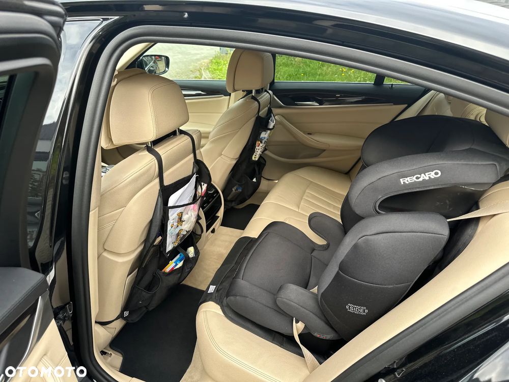 BMW Seria 5 530i GPF xDrive Luxury Line - 7