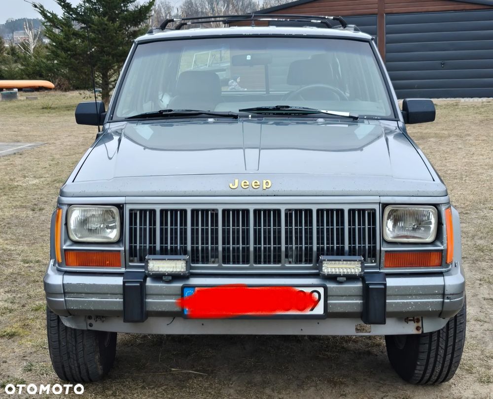 Jeep Cherokee - 1