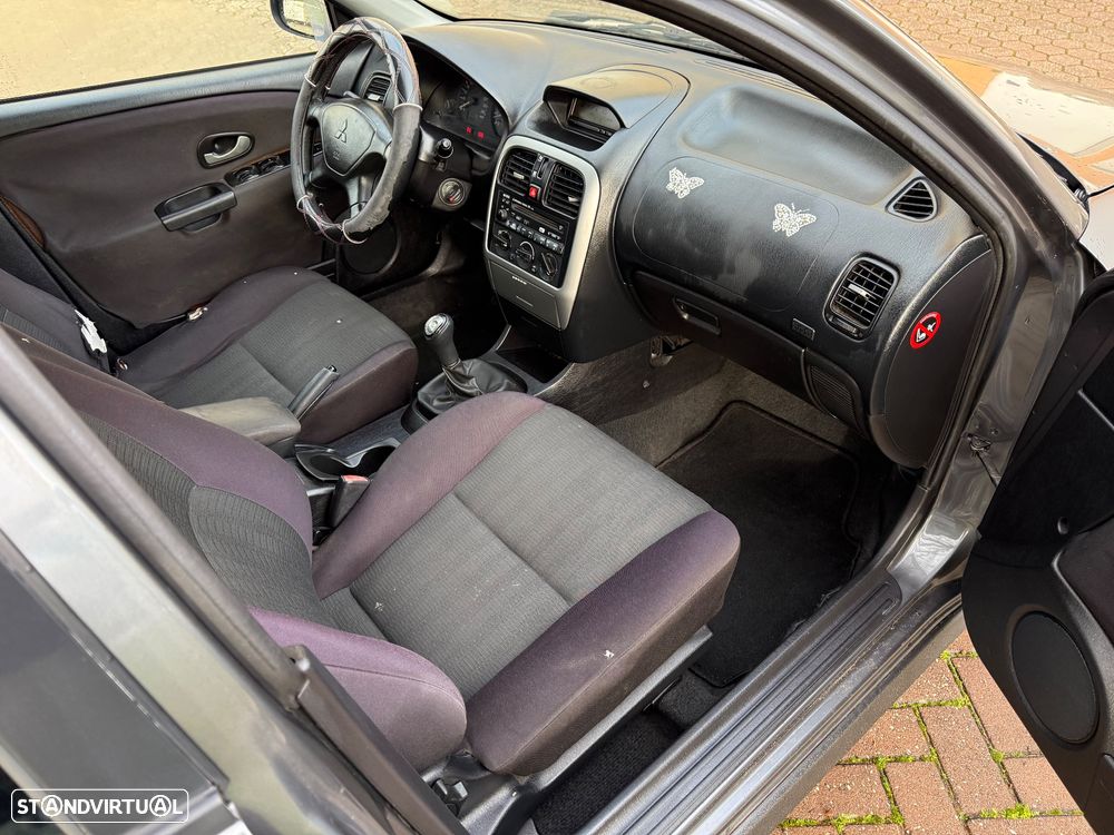 Mitsubishi Carisma HB 1.9 Di-D MP Classic JLL - 9