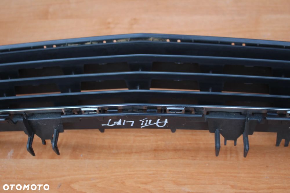 DOLNA KRATKA ŚRODKOWA ZDERZAKA OPEL ASTRA H PO LIFT BARDZO ŁADNA - 6