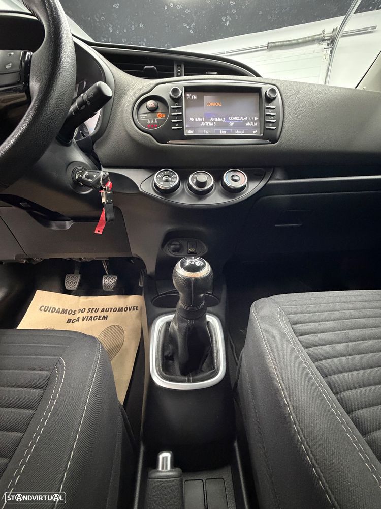 Toyota Yaris 1.0 VVT-i Exclusive - 12