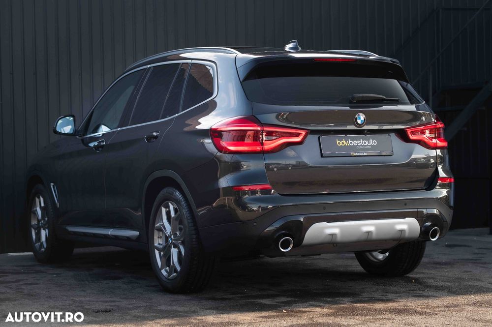BMW X3 xDrive20i AT xLine - 6