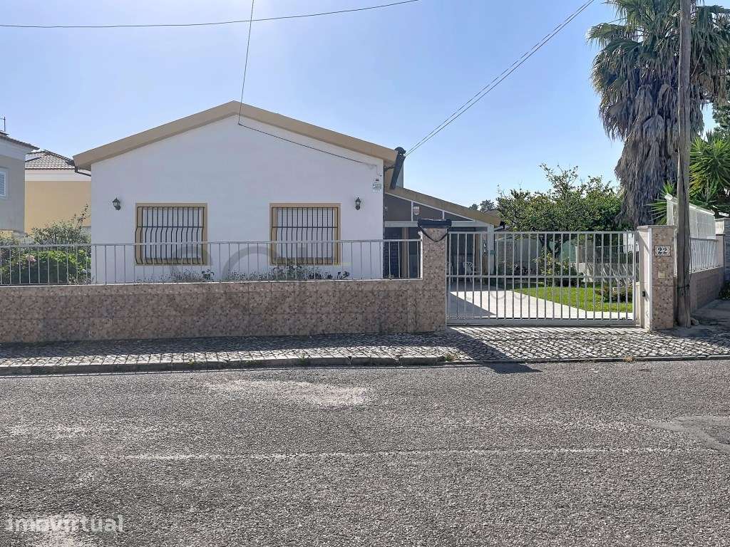 Moradia IsoladaT3 Térrea c/ Garagem em Belverde - Grande imagem: 2/21