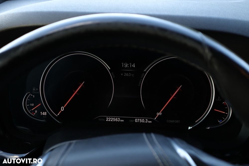 BMW Seria 5 520d xDrive AT - 23