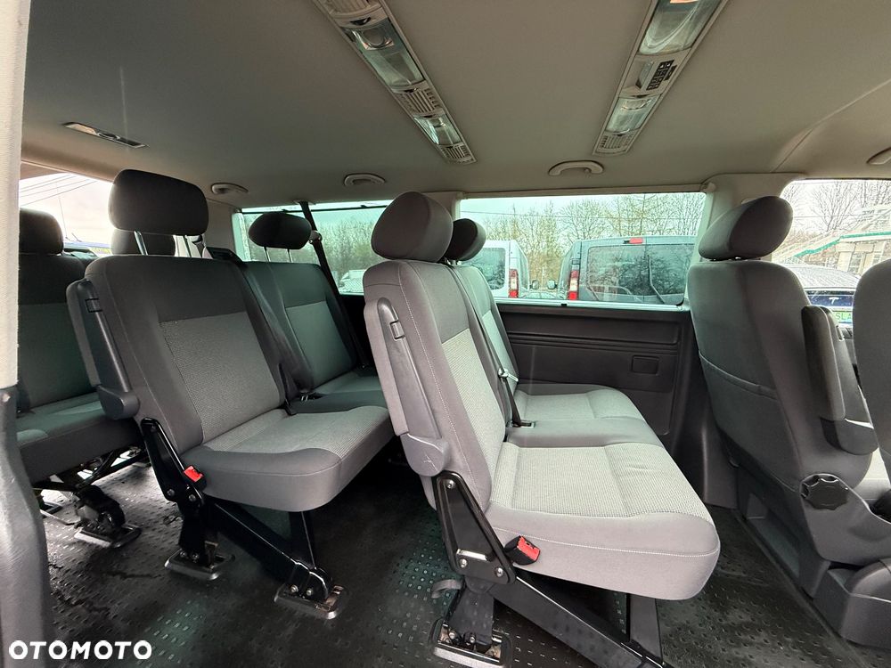 Volkswagen Caravelle - 10