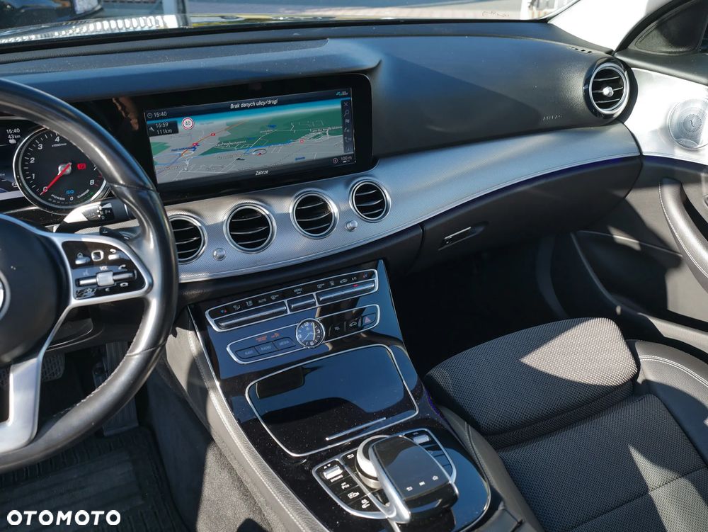 Mercedes-Benz Klasa E 300 9G-TRONIC Avantgarde - 19