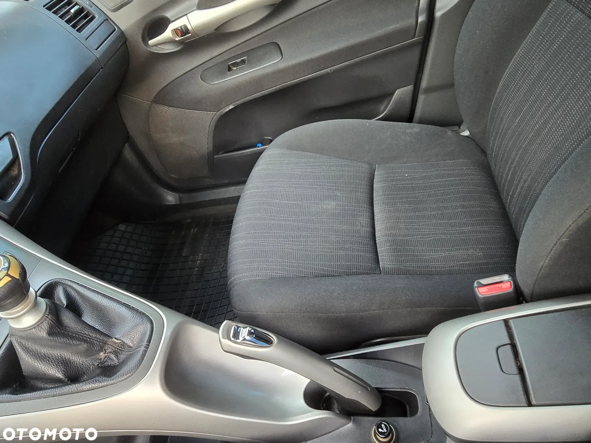 Toyota Auris 2.0 D-4D - 14
